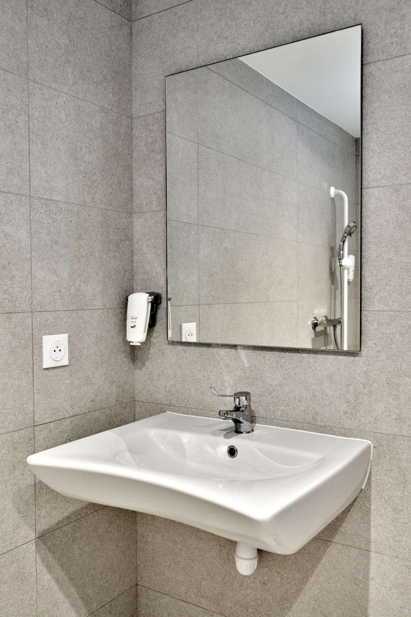Kyriad Direct Sud 2* Narbonne