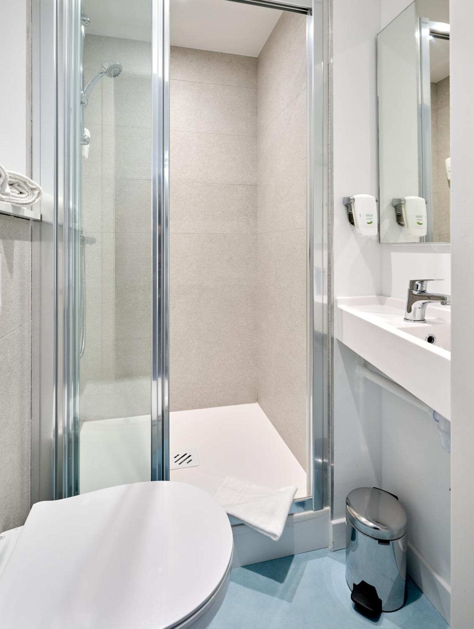 Hotel Kyriad Direct Sud